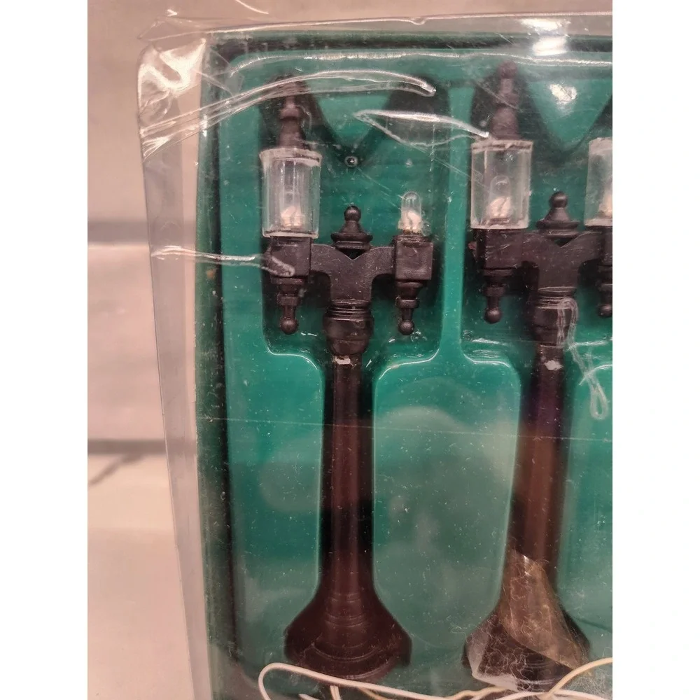 Department 56 Heritage Village Lamp Post Set Of‎ 4 Item 5996-0